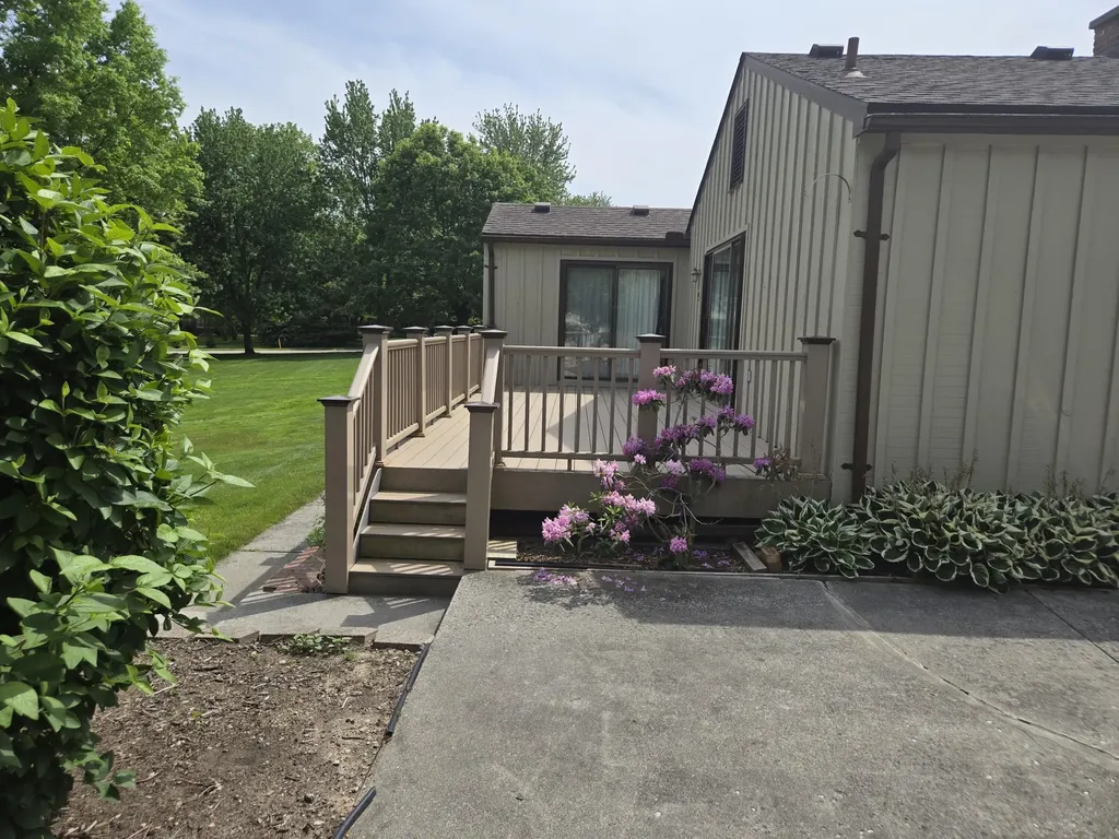 5827 Pine View Drive Ypsilanti Charter Township MI 48197