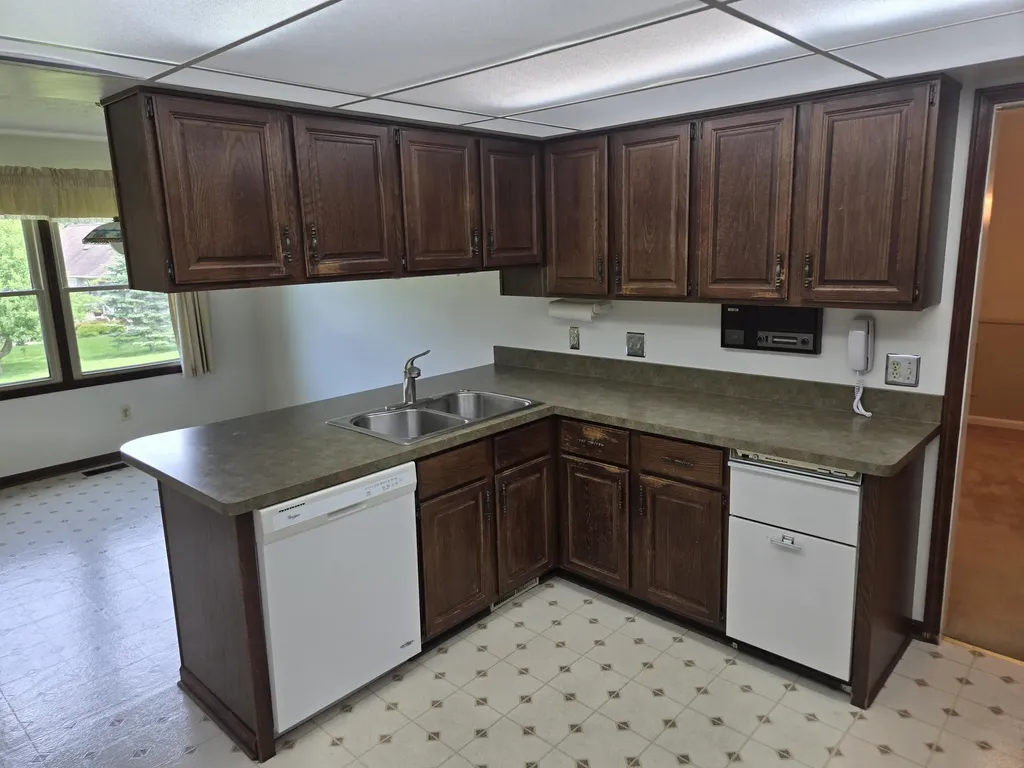5827 Pine View Drive Ypsilanti Charter Township MI 48197