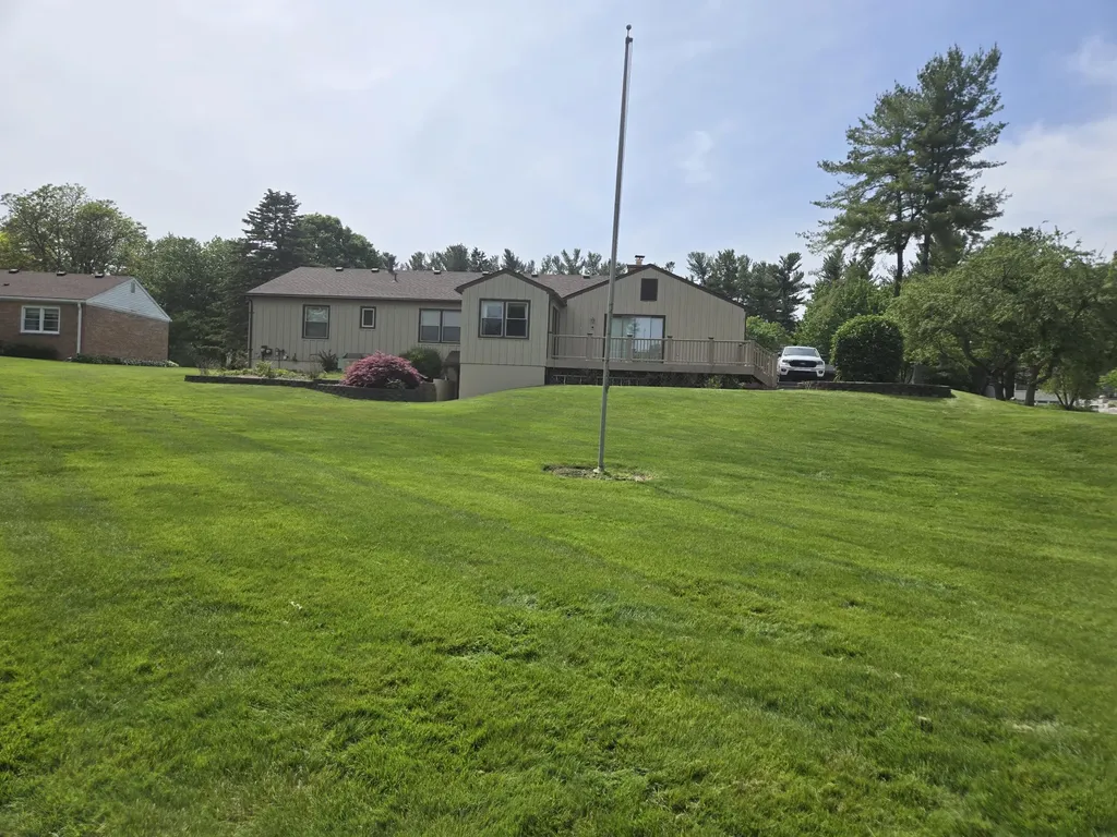 5827 Pine View Drive Ypsilanti Charter Township MI 48197