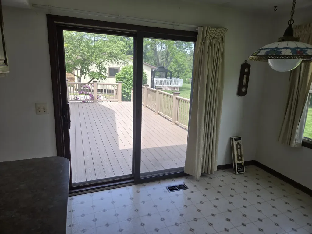 5827 Pine View Drive Ypsilanti Charter Township MI 48197