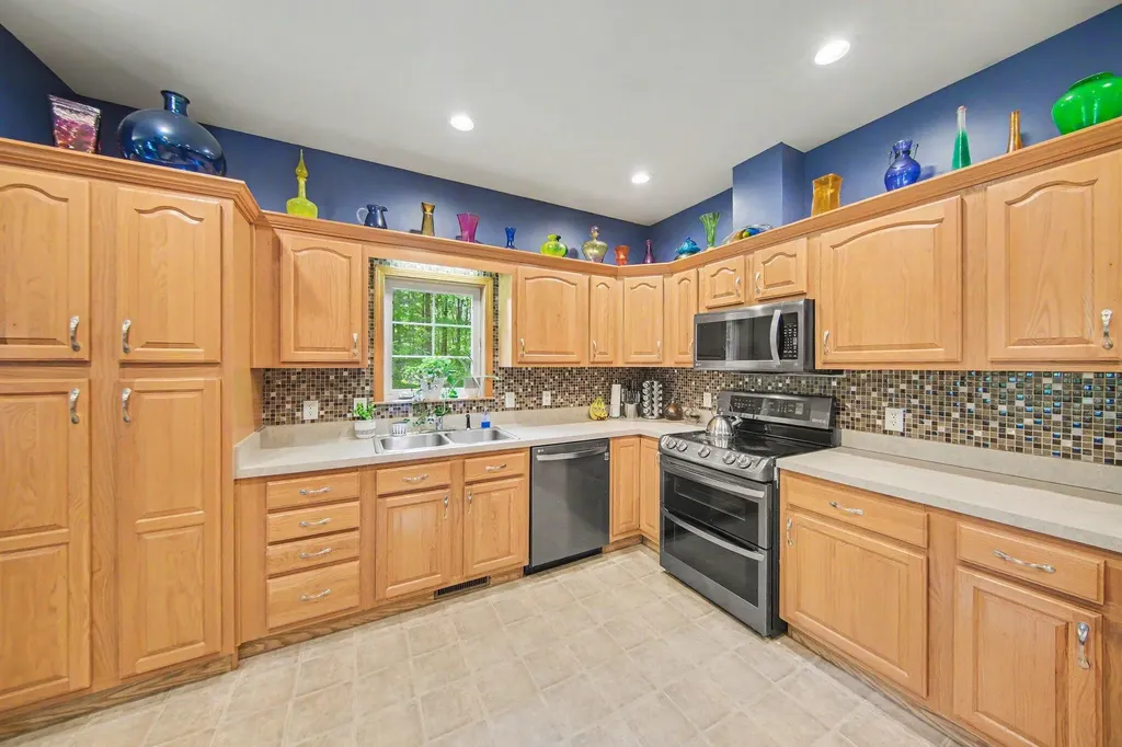 2088 Hickory Lane Spring Arbor Township MI 49201