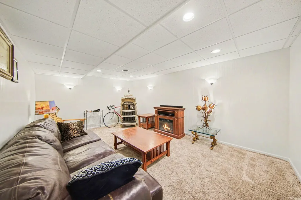 2088 Hickory Lane Spring Arbor Township MI 49201