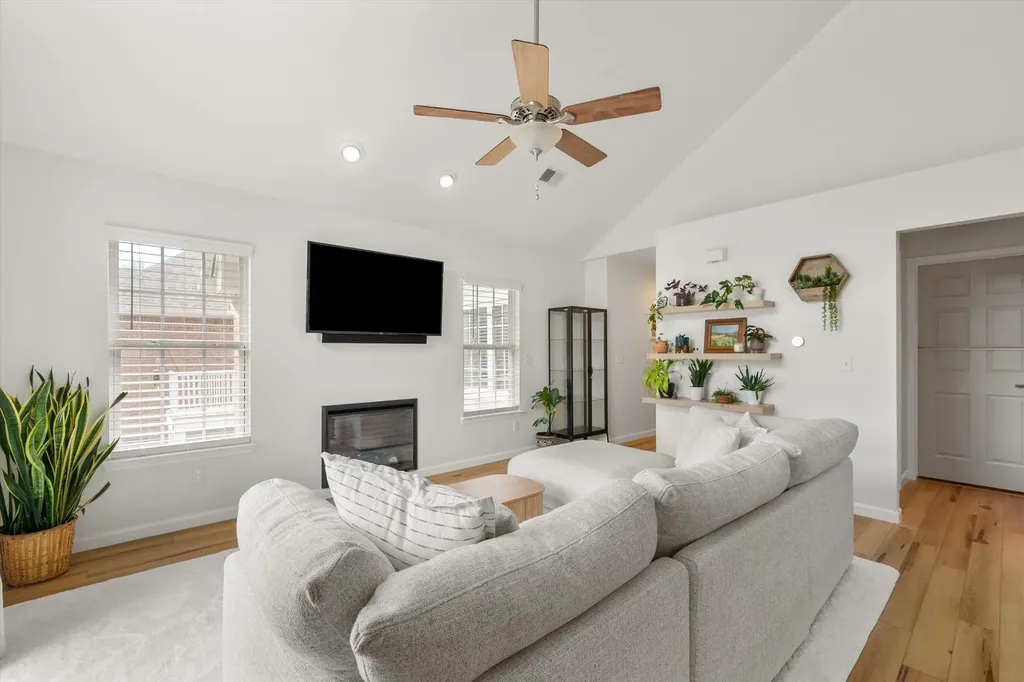 597 Olde English Circle Howell Township MI 48855
