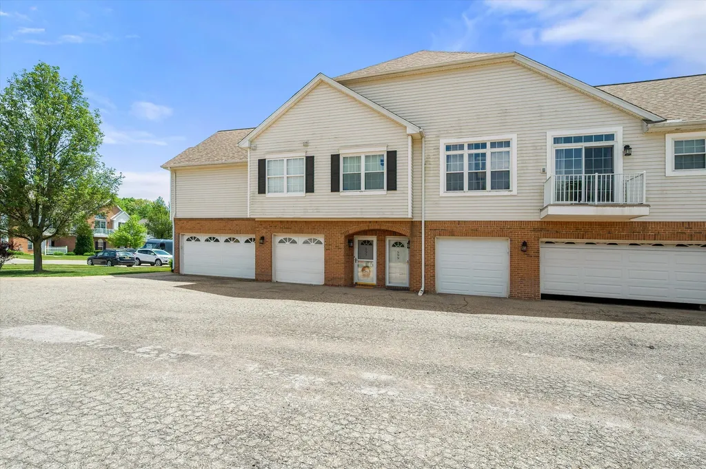 597 Olde English Circle Howell Township MI 48855