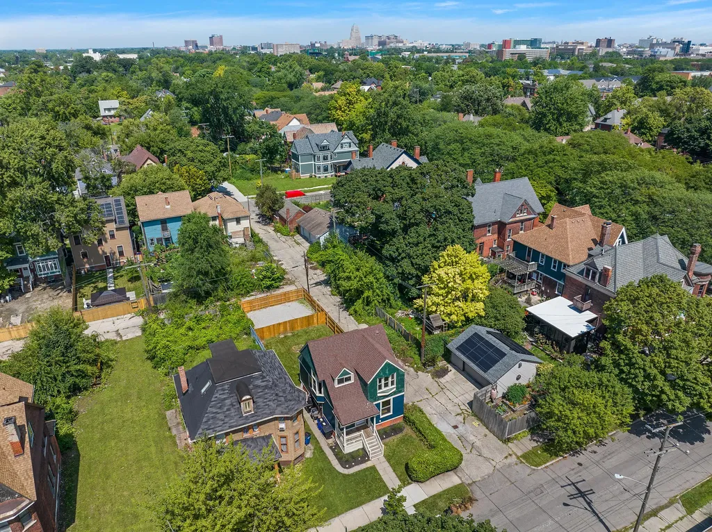 1734 W Willis Street Detroit City MI 48208