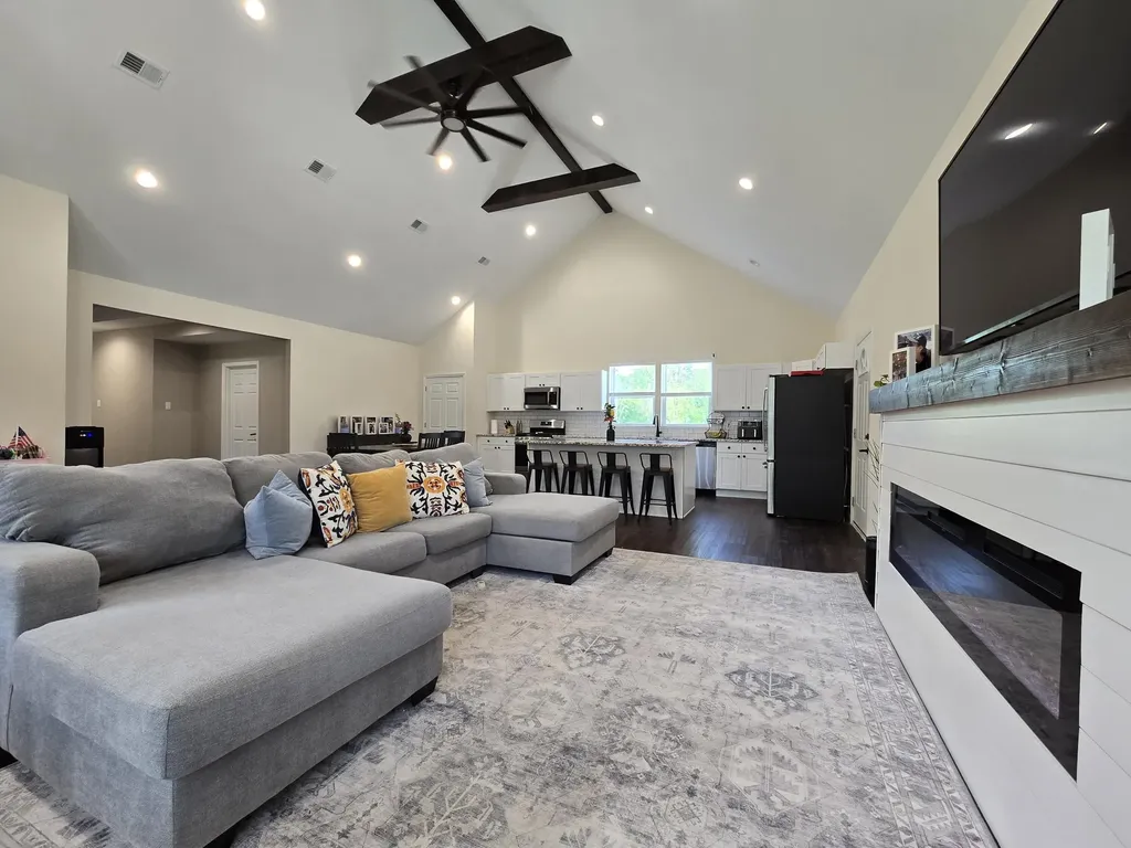 4086 W Commerce Road Milford Charter Township MI 48380
