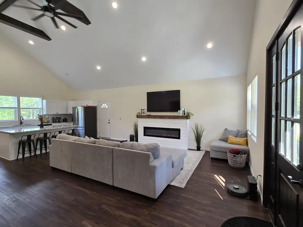 4086 W Commerce Road Milford Charter Township MI 48380