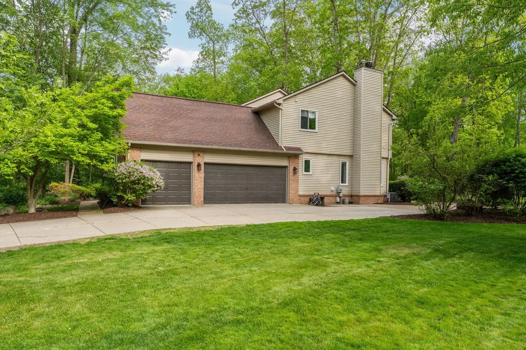 7824 Turnberry Drive Northfield Township MI 48189