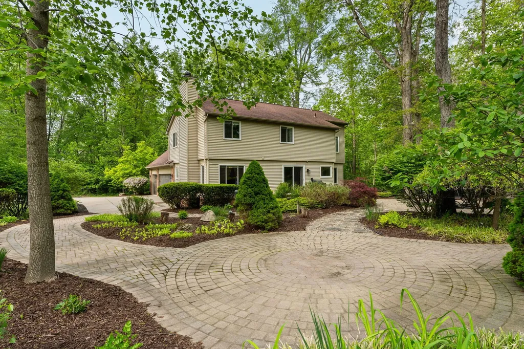 7824 Turnberry Drive Northfield Township MI 48189