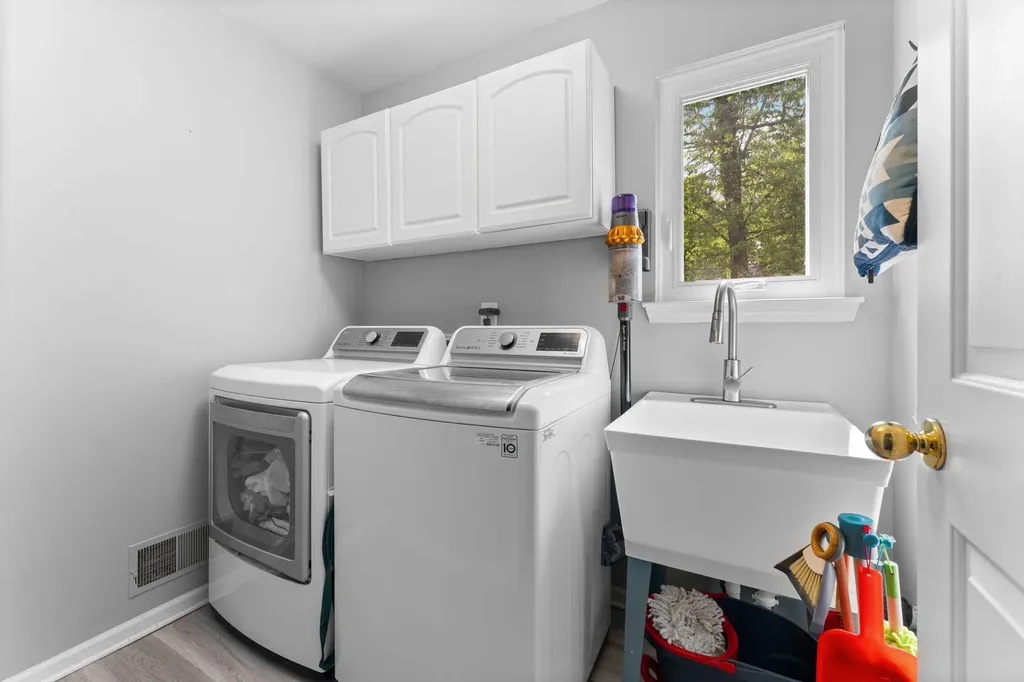7824 Turnberry Drive Northfield Township MI 48189