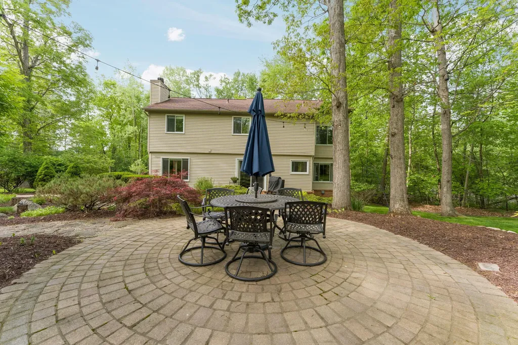 7824 Turnberry Drive Northfield Township MI 48189