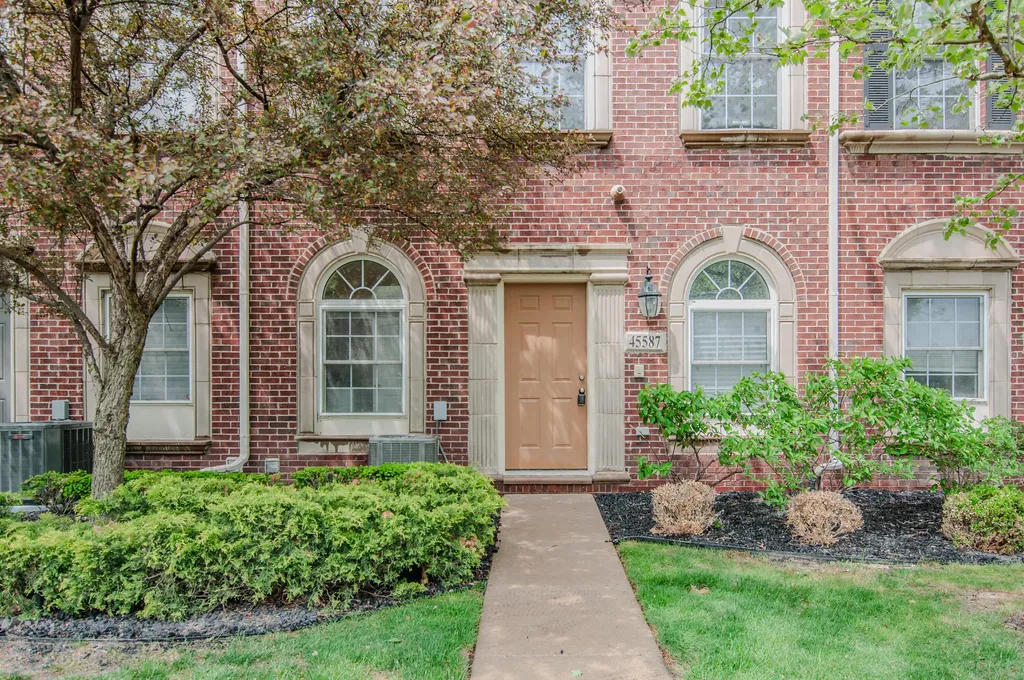 45587 N Stonewood Road Canton Charter Township MI 48187