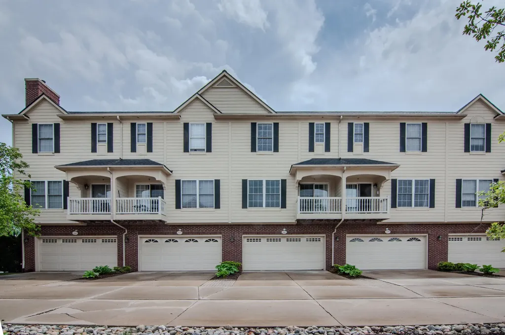 45587 N Stonewood Road Canton Charter Township MI 48187
