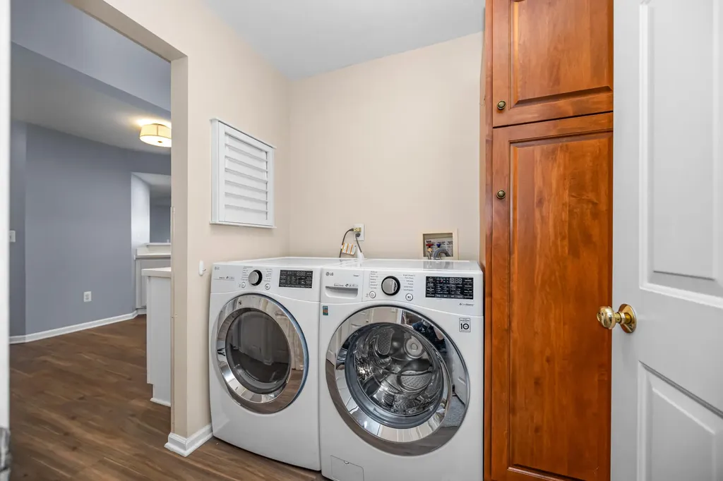 717 Fieldstone Circle W Chelsea City MI 48118