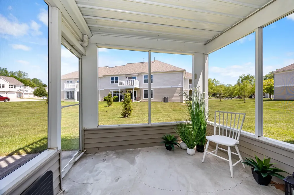 717 Fieldstone Circle W Chelsea City MI 48118