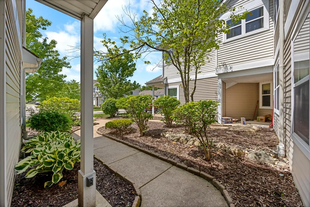 717 Fieldstone Circle W Chelsea City MI 48118
