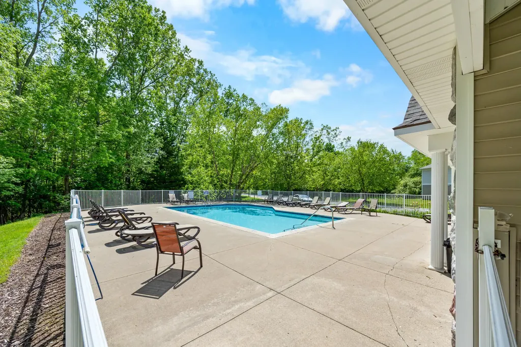 717 Fieldstone Circle W Chelsea City MI 48118
