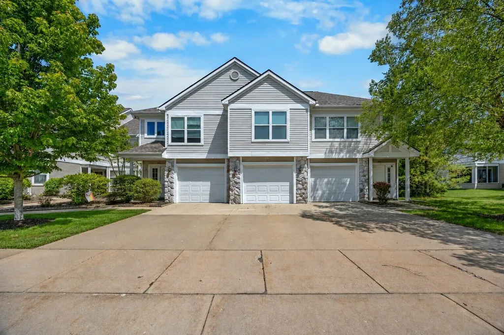 717 Fieldstone Circle W Chelsea City MI 48118
