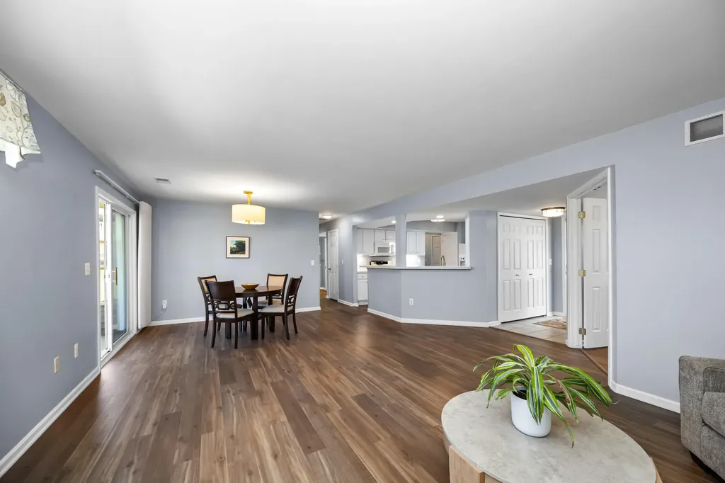717 Fieldstone Circle W Chelsea City MI 48118