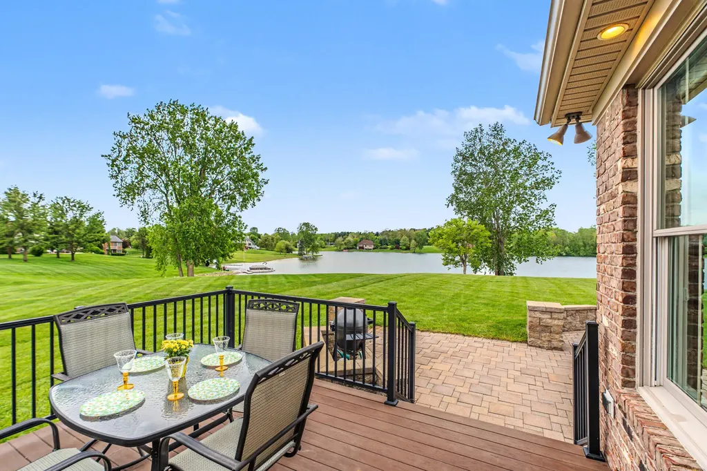 9168 Mirage Lake Drive York Charter Township MI 48160