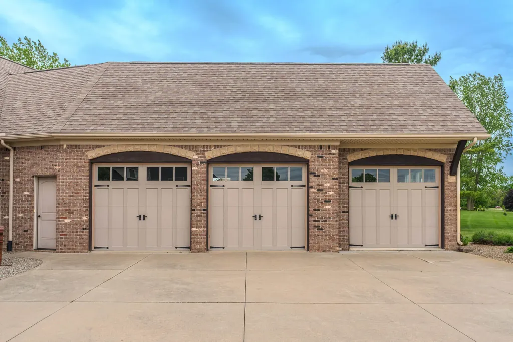 9168 Mirage Lake Drive York Charter Township MI 48160