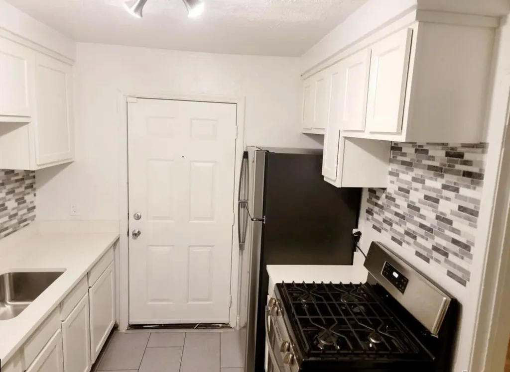 19925 Greenfield Road Detroit City MI 48235