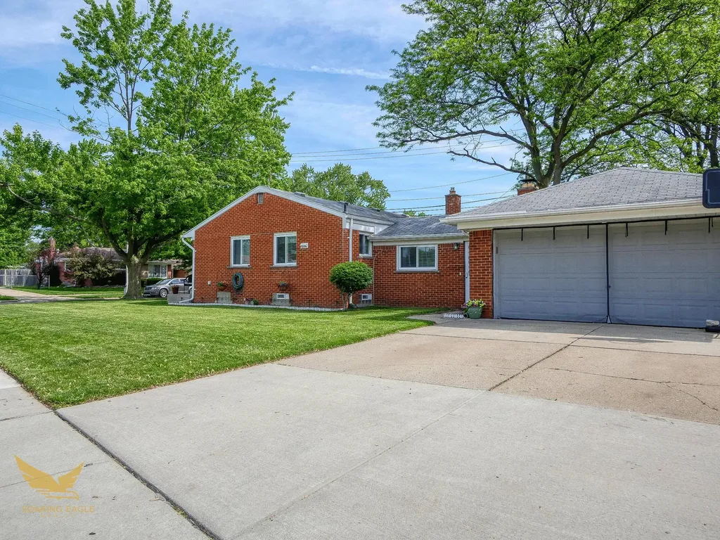 21114 Danbury Street Clinton Charter Township MI 48035