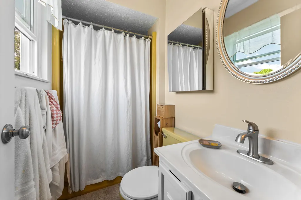7490 Ledgewood Drive Tyrone Township MI 48430