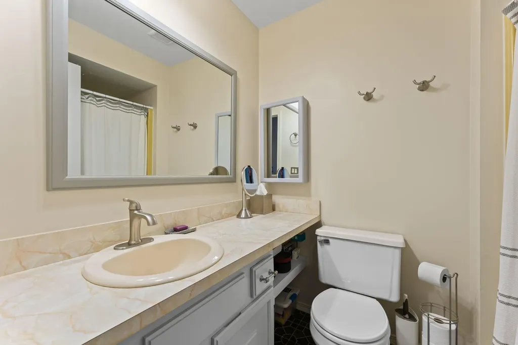 7490 Ledgewood Drive Tyrone Township MI 48430