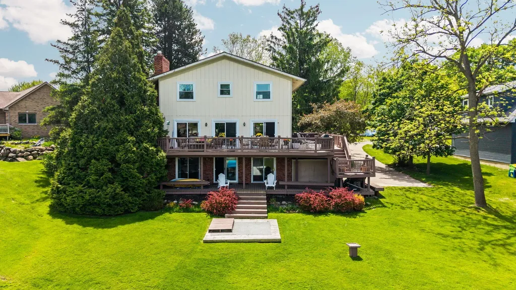 7490 Ledgewood Drive Tyrone Township MI 48430