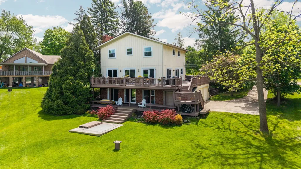 7490 Ledgewood Drive Tyrone Township MI 48430