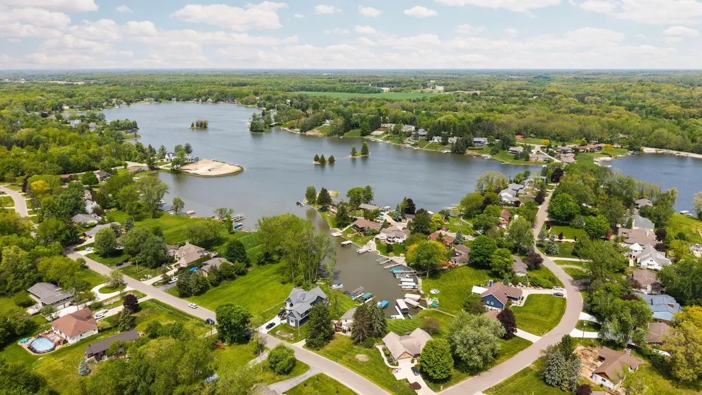 7490 Ledgewood Drive Tyrone Township MI 48430