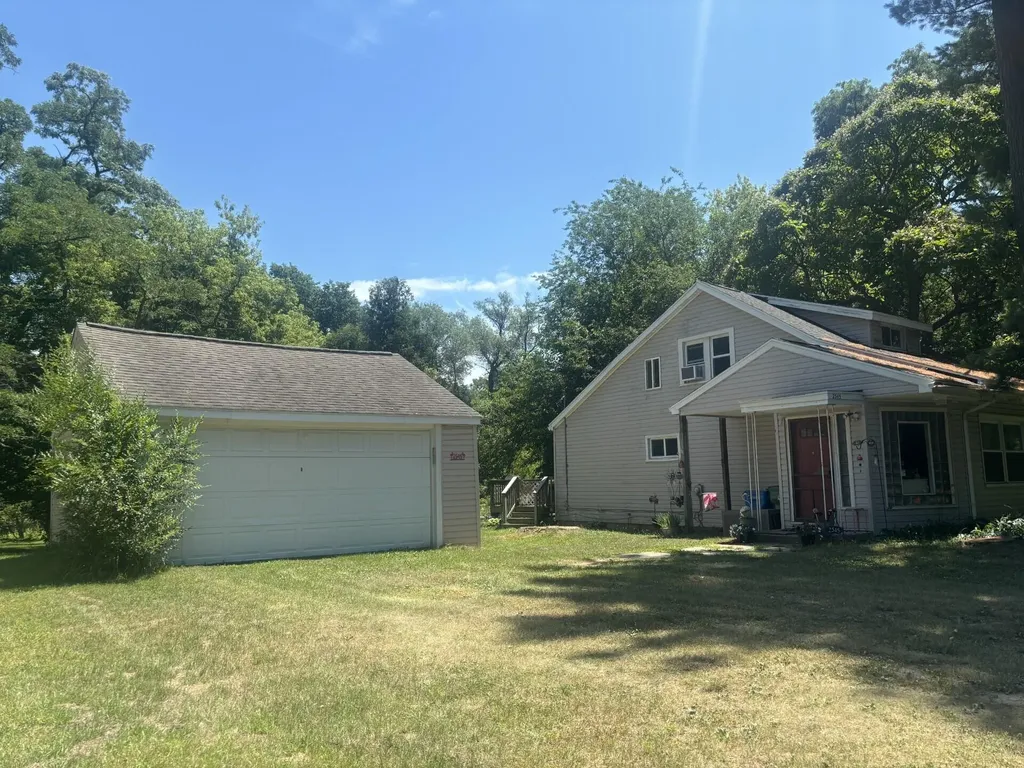 2545 Massena Avenue Commerce Charter Township MI 48382
