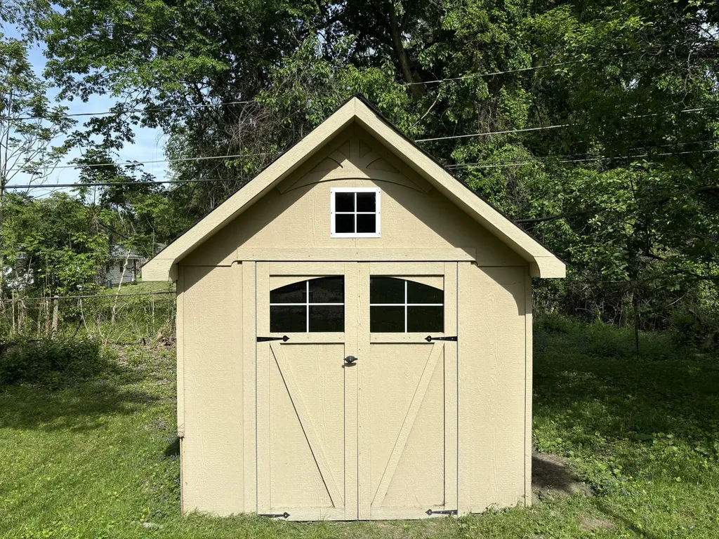 2545 Massena Avenue Commerce Charter Township MI 48382