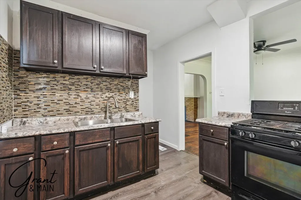 326 Eason Avenue Highland Park City MI 48203