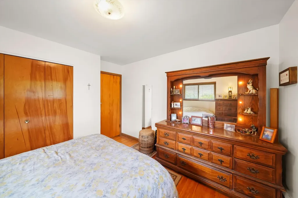 45145 Jeanette Avenue Van Buren Charter Township MI 48111