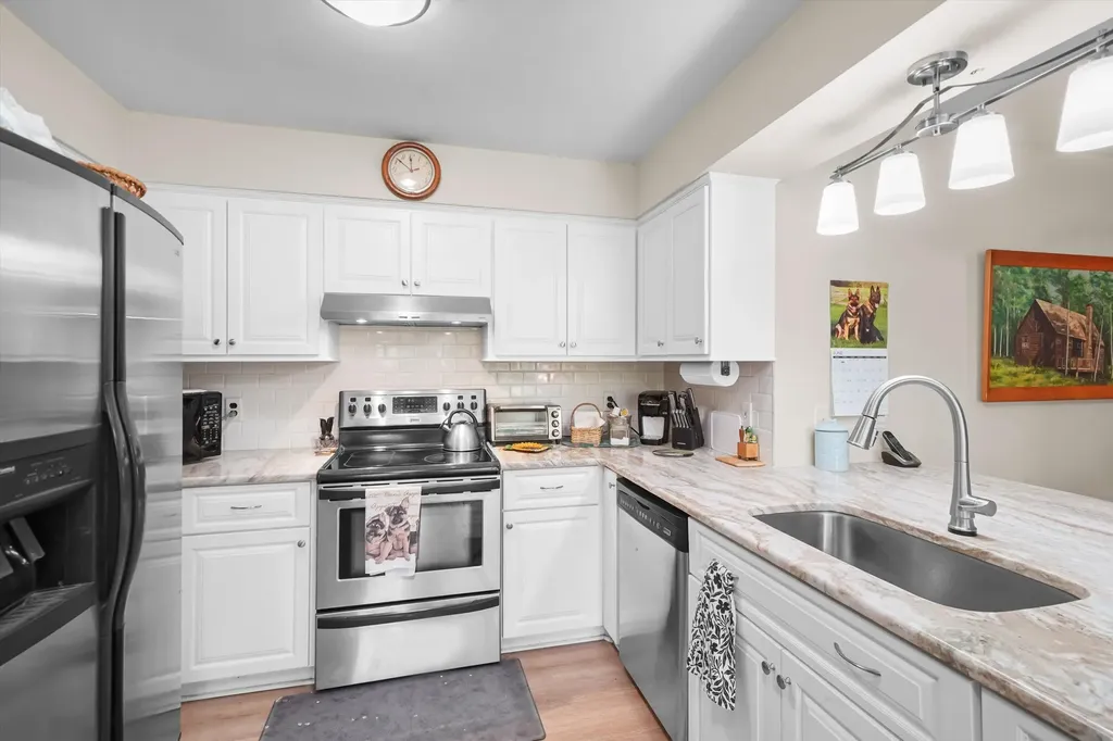 45145 Jeanette Avenue Van Buren Charter Township MI 48111