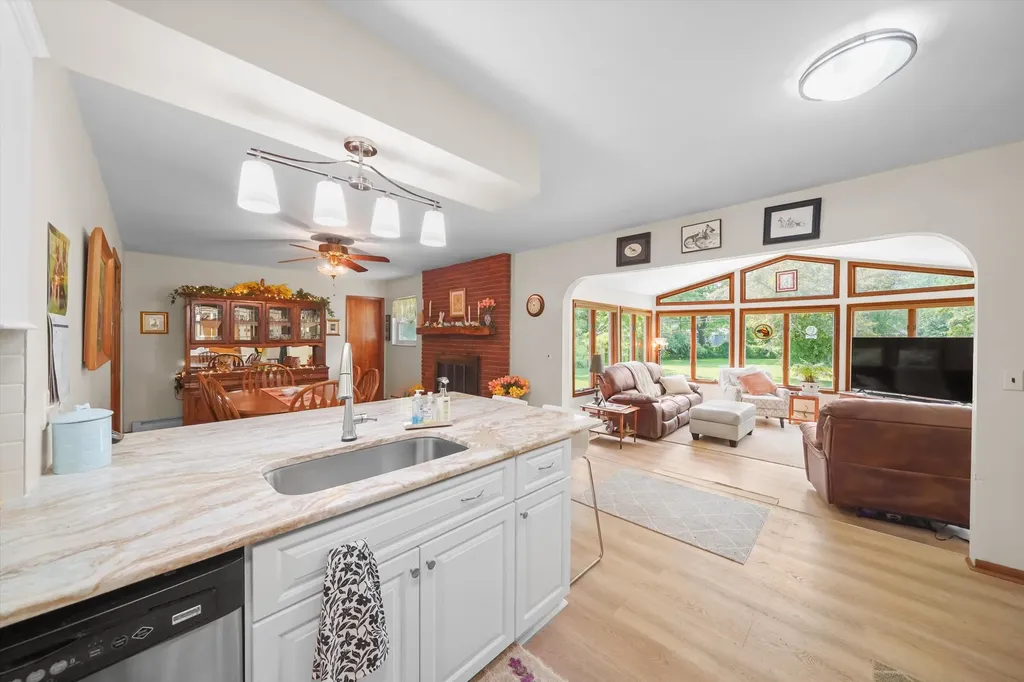45145 Jeanette Avenue Van Buren Charter Township MI 48111