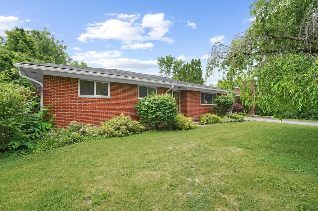 45145 Jeanette Avenue Van Buren Charter Township MI 48111