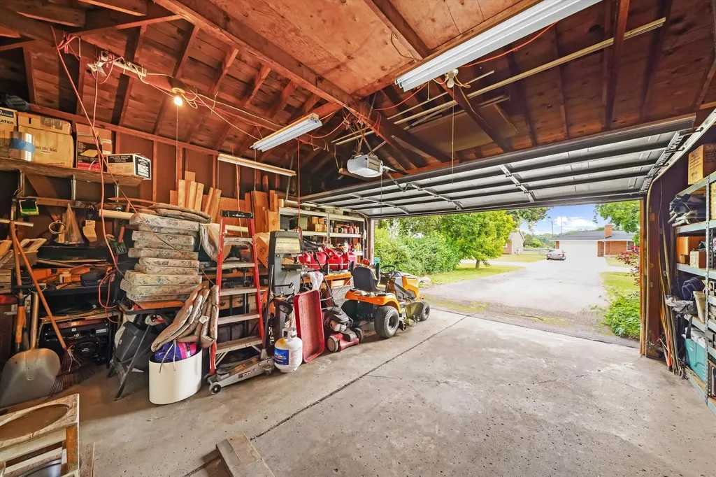45145 Jeanette Avenue Van Buren Charter Township MI 48111