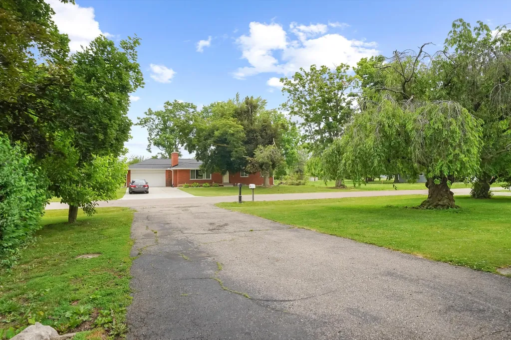 45145 Jeanette Avenue Van Buren Charter Township MI 48111