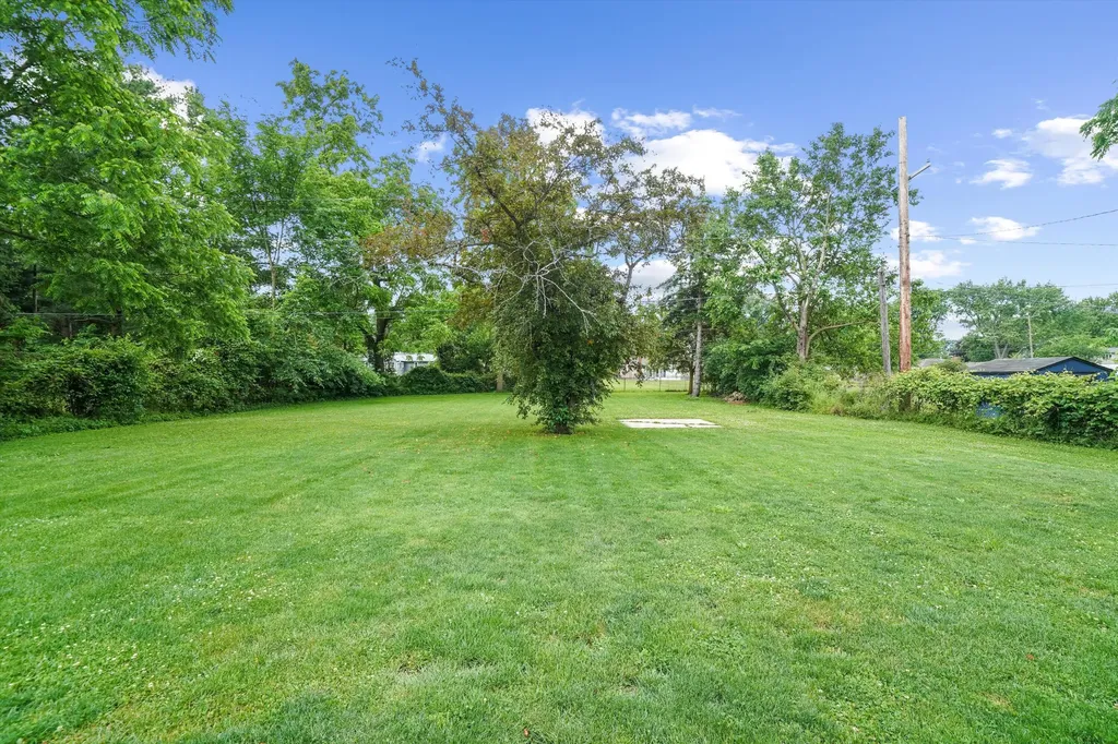 45145 Jeanette Avenue Van Buren Charter Township MI 48111