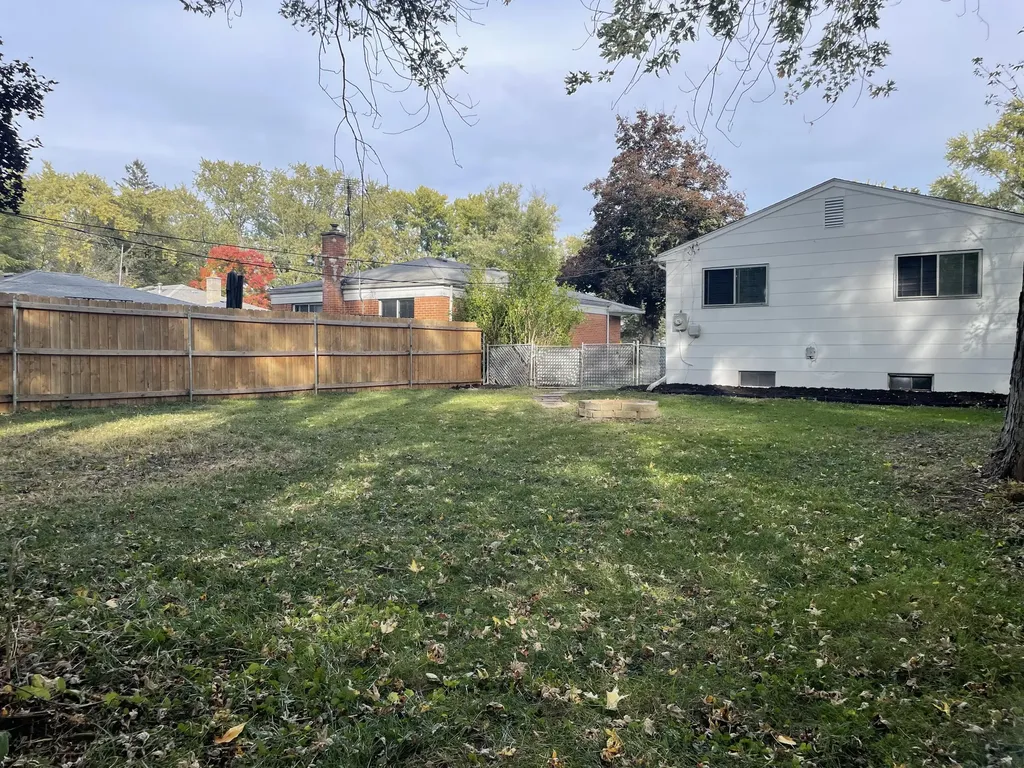 16599 Lenore Avenue Detroit City MI 48219