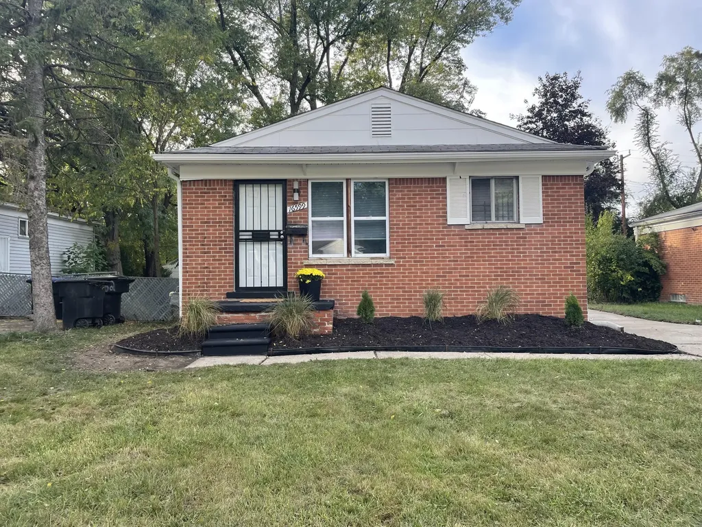 16599 Lenore Avenue Detroit City MI 48219
