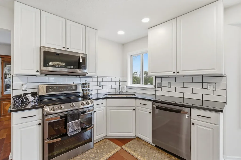 2243 Sun Valley Drive Pittsfield Charter Township MI 48108