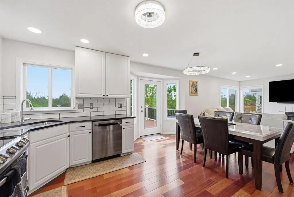 2243 Sun Valley Drive Pittsfield Charter Township MI 48108