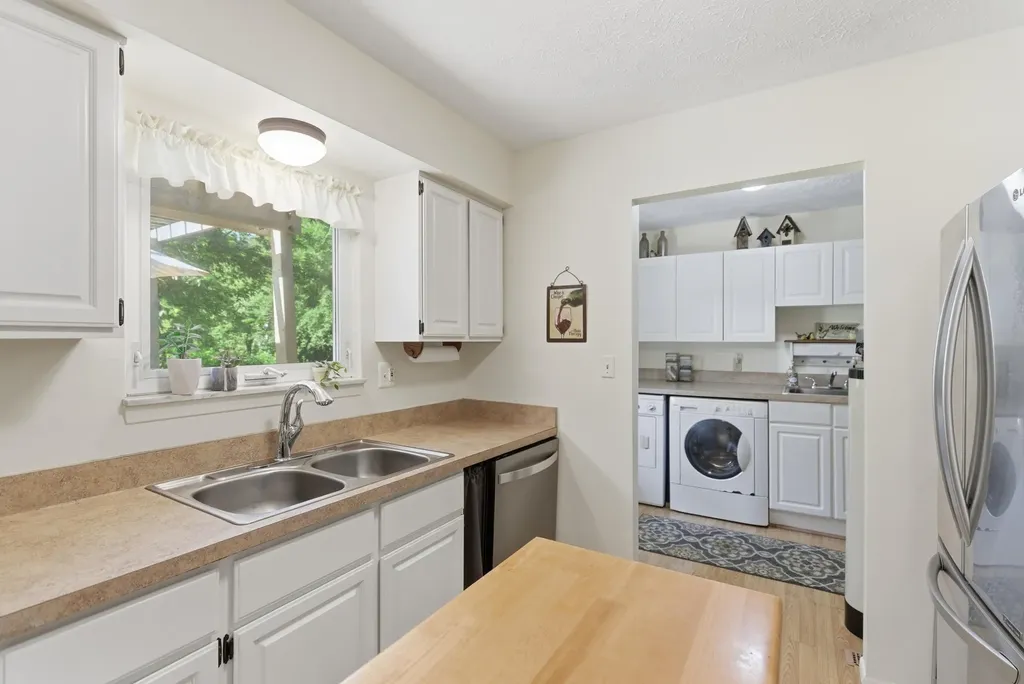 2452 Moore Place Oceola Township MI 48843