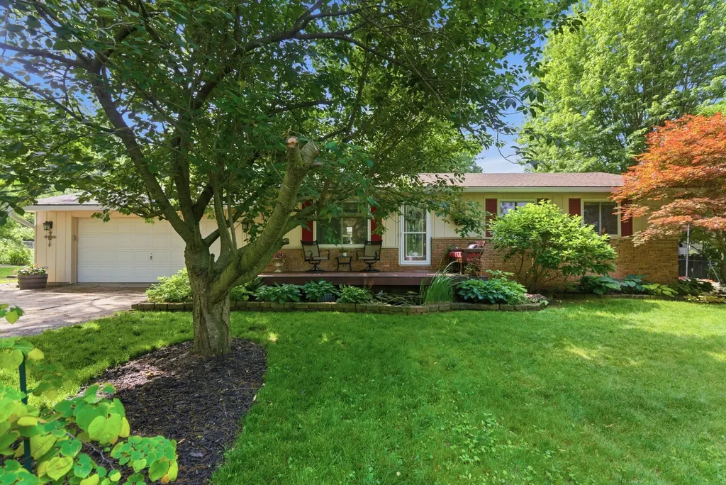 2452 Moore Place Oceola Township MI 48843
