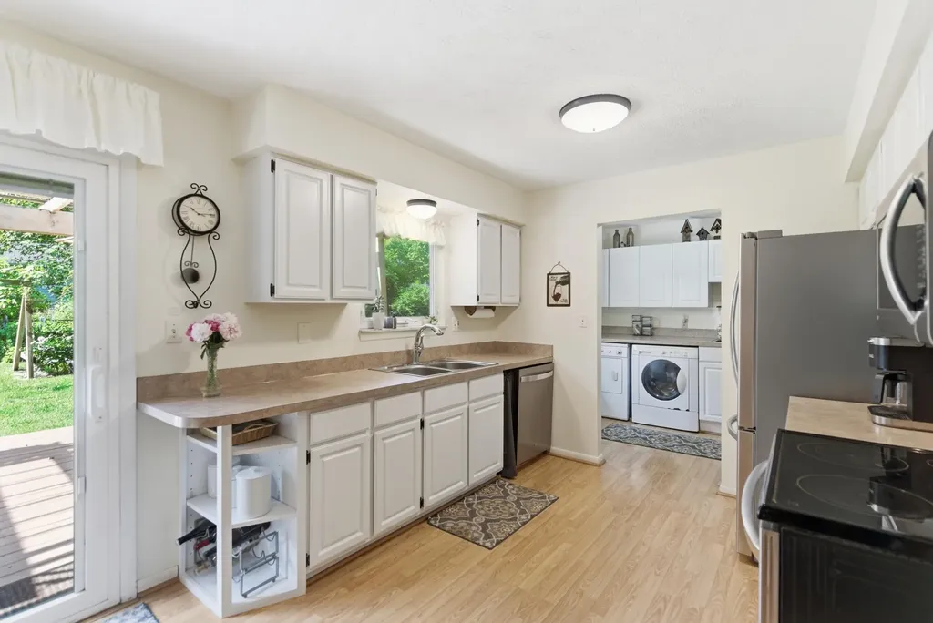 2452 Moore Place Oceola Township MI 48843