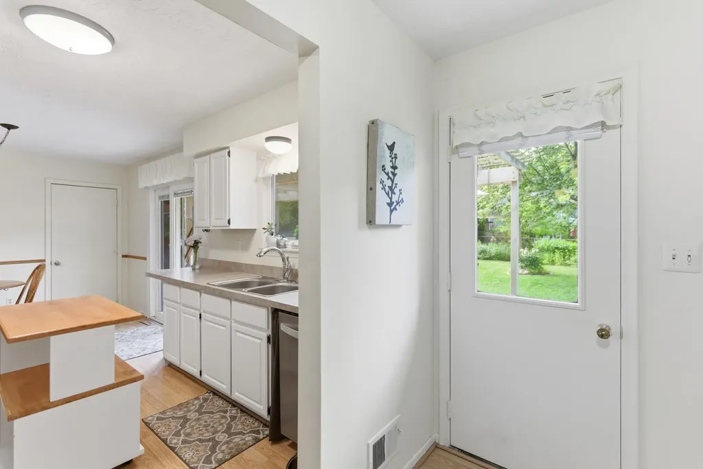 2452 Moore Place Oceola Township MI 48843